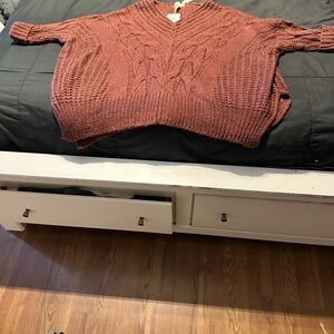 She + Sky Women's V-Neck Sweater - Brick Red